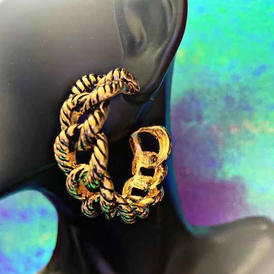 Twisted Chain Link Hoops