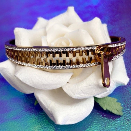 'Zip me' Bangle