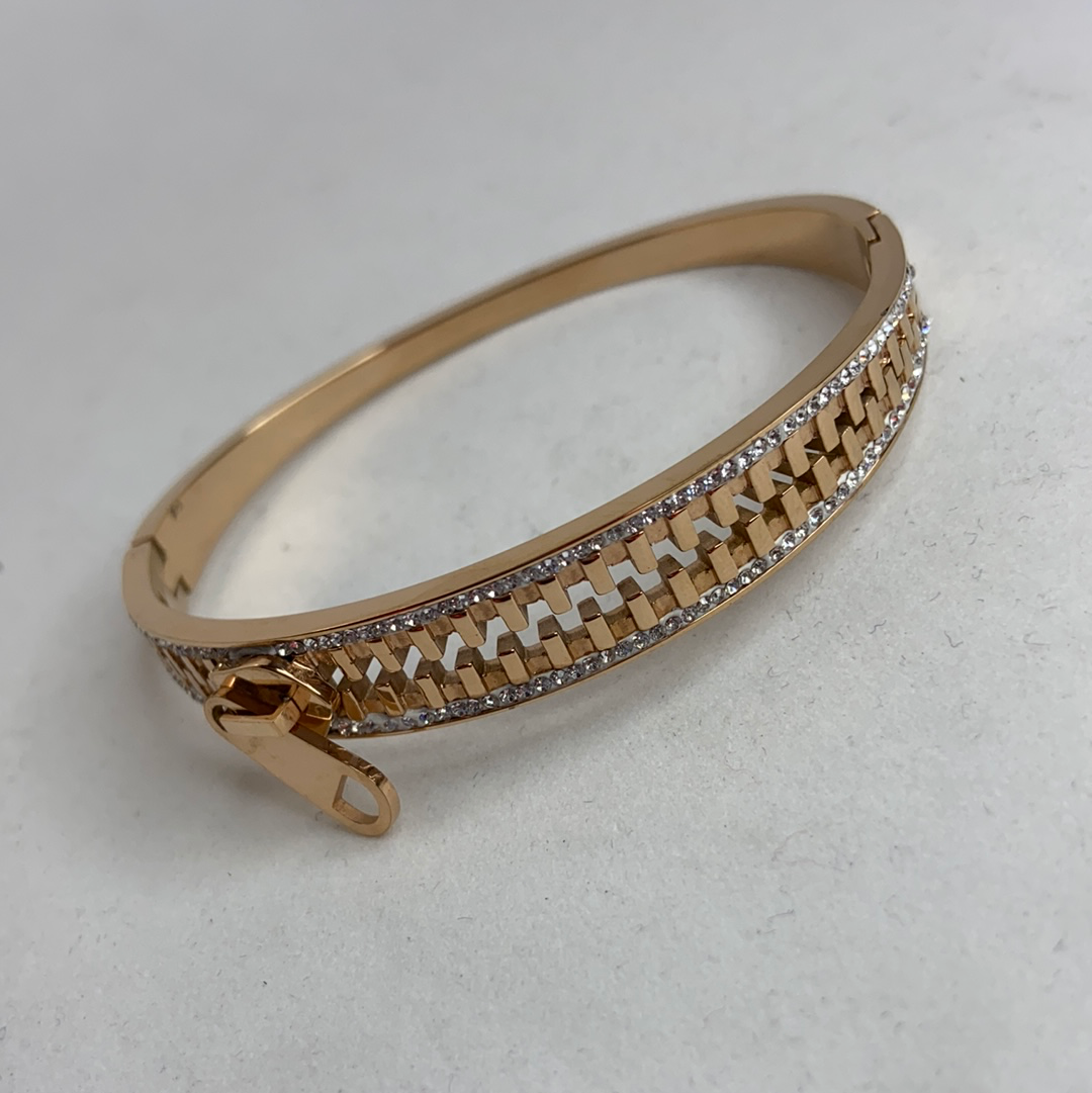 'Zip me' Bangle