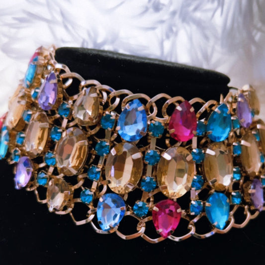 THEE Choker